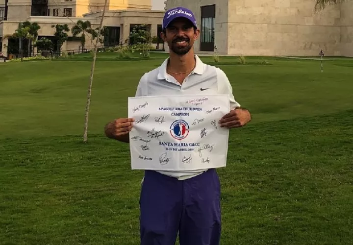 Miguel Ordóñez, que ganó de punta a punta el torneo, finalizó con un 'score' de dos bajo par. Cortesía/Apagolf