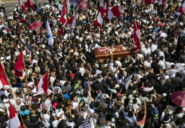 Familiares no permitieron al Gobierno realizar honores de Estado al exmandatario. EFE