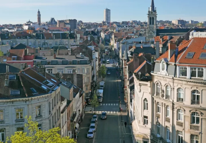 Vista de Bruselas desde la Puerta de Hal. EFE