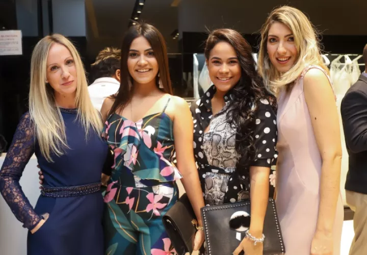 1.  Lorena Pérez, Eliana Méndez, Alexandra Victoria y Valentina Montiel.
