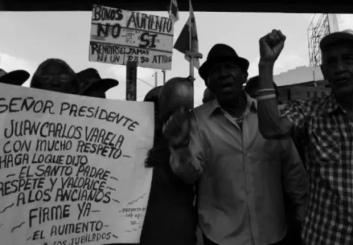 Los jubilados no están contentos con la decisión. Foto: Panamá América