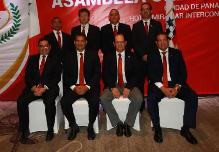 La nueva junta directiva de la Fepafut por los próximos cuatro años. Anayansi Gamez