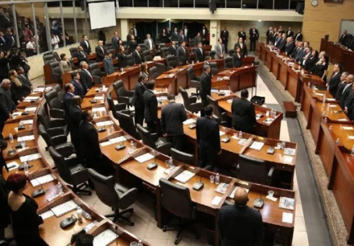 Hemiciclo parlamentario podría tener más diputados. Archivo