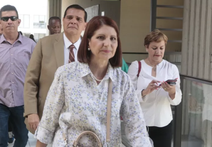 Linares de Martinelli denunció a La Prensa a través del abogado Luis Eduardo Camacho González. 