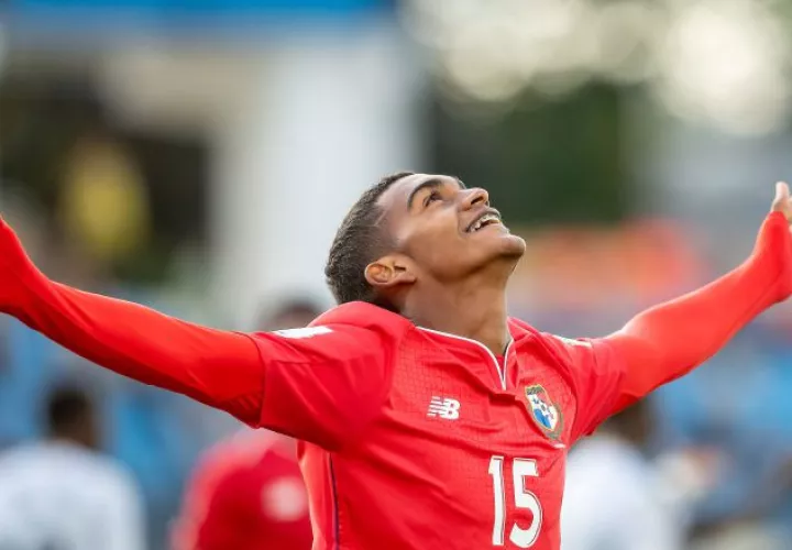 Diego Ezequiel Valanta de Panama celebra su gol. Foto:AP 