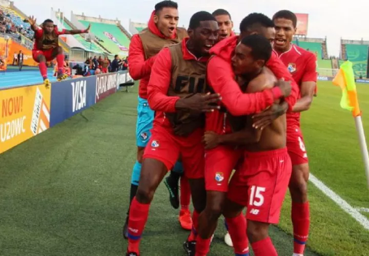 Panamá se impuso a Arabia Saudita por 2-1, en el Mundial de Polonia, Diego Valanta, festeja. @Fepafut