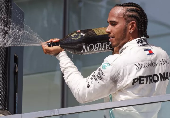 Lewis Hamilton dio su versión sobre la sanción a Vettel. AP