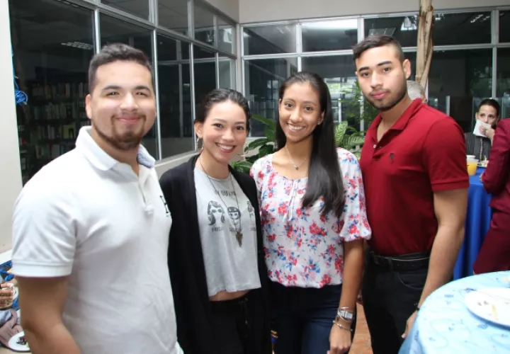 1.  José Villarreal, Andrea Mina, Alexandra Arana y Hugho Bultrón.