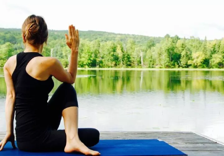 Muchos buscan en el yoga equilibrio.