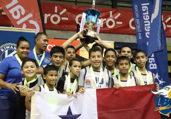 Los chicos del IJA son los campeones invictos en la sub12. Cortesía
