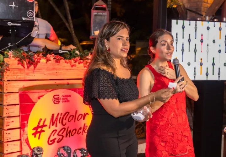 1.  Michelle Alemán y Natasha Betancourt.