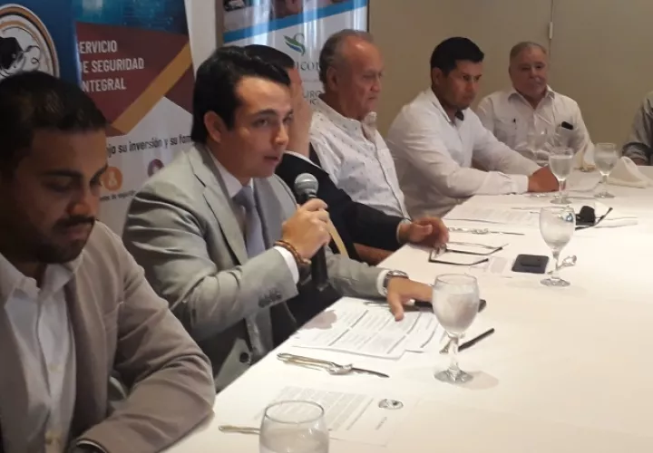 David Román y Alfredo Álvarez, dieron a conocer los detalles. Aurelio Martínez