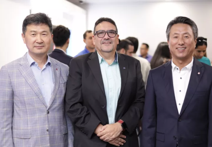 1.  César Byun, Patricio Garrido y Soon Jae Heo.