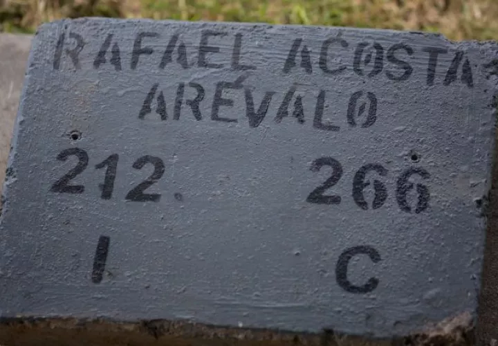 El régimen de Nicolás Maduro enterró el  miércoles el cuerpo del capitán de corbeta venezolano Rafael Acosta Arévalo. EFE