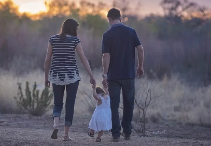 Los padres deben procurar que los niños tengan su propio espacio o habitación para dormir.