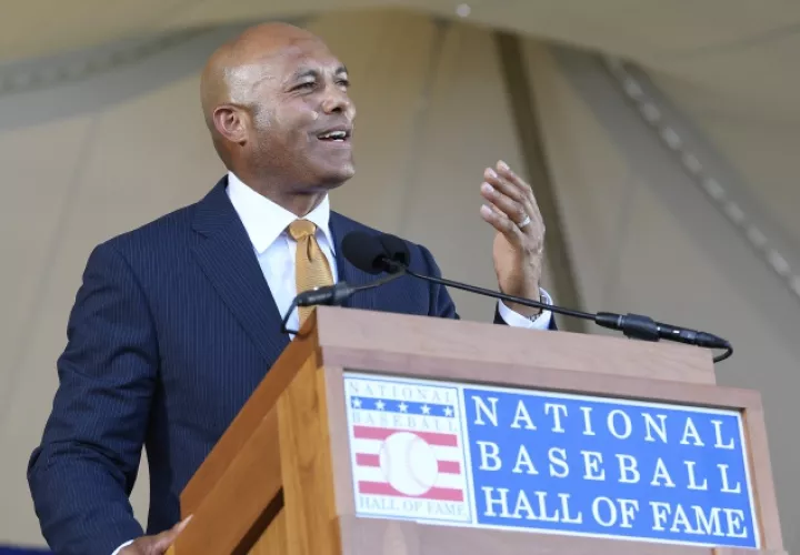 Mariano Rivera en su discurso ayer en Cooperstown. AP