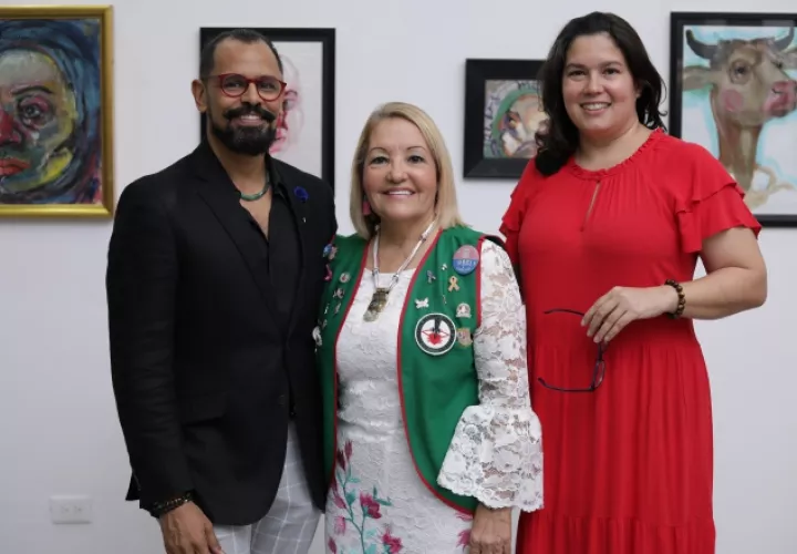 1.  Reinier Rodríguez, Vanesa de Cruz y Alessandra Rosas.