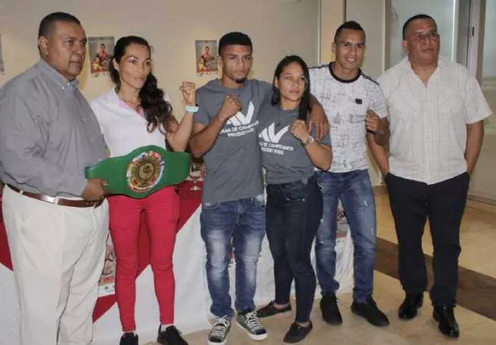 Yaditza 'La Trigrilla' Pérez (ojo) ,Ronald 'El Gallito' Batista y Teresa Almengor:. Foto: Mayra Madrid