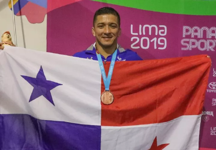 Alvis Almendra logra en Lima su segunda medalla panamericana, la primera fue en Toronto con una de plata. @Colimpicopanama