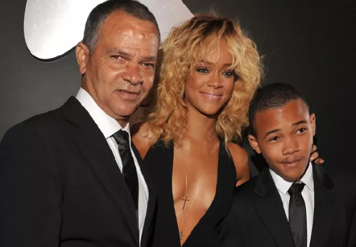 Rihanna y su padre.