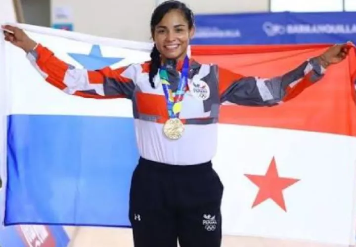 Kristine Jiménez con la medalla de bornce en los Juegos Panamericanos. Cop