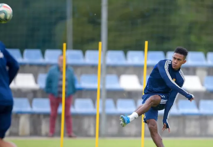 Bárcenas entrenó ayer con el grupo completo. Oviedo