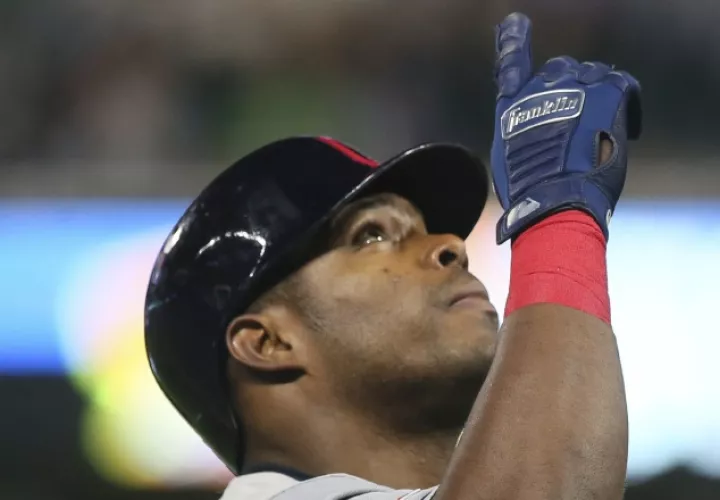 Puig juega para los Indios.