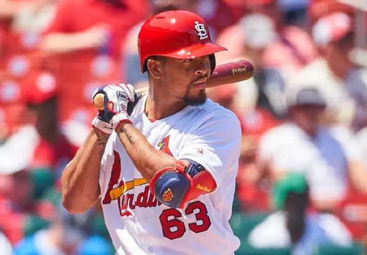 Edmundo Sosa en acción. Cardenales