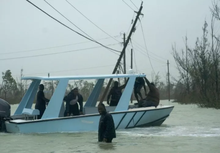 Las inundaciones devastaron miles de hogares y hospitales en los Áticos.