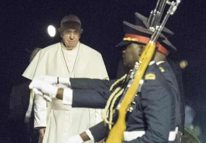 Hacen honores al papa Francisco. EFE