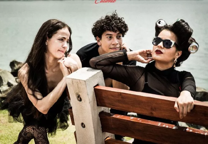 'Cabaret Caliente': Susanna Maldonado, Gilberto Loffer y Dayana Moreno. Elena Nathani.