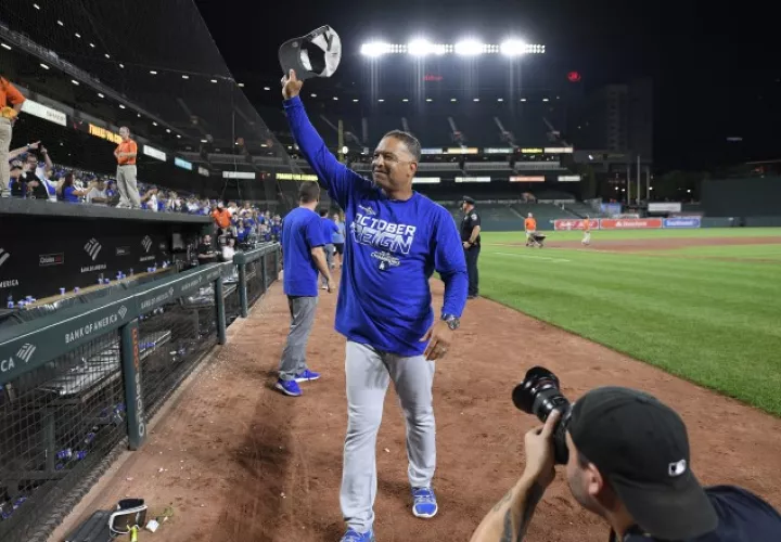Dave Roberts recibe la ovación.