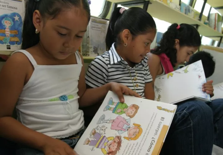 El amor por la lectura empieza desde la niñez. Promotores de la lectura fomentan este interés cada uno desde su espacio personal o profesional. Foto: Panamá América