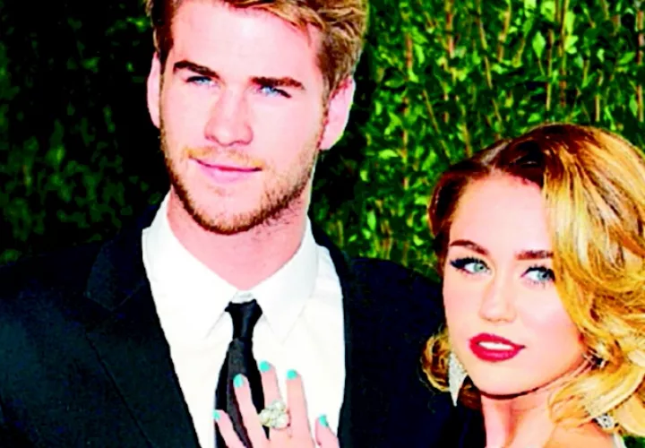 Miley Cyrus utilizó Twitter para hablar de su divorcio. 