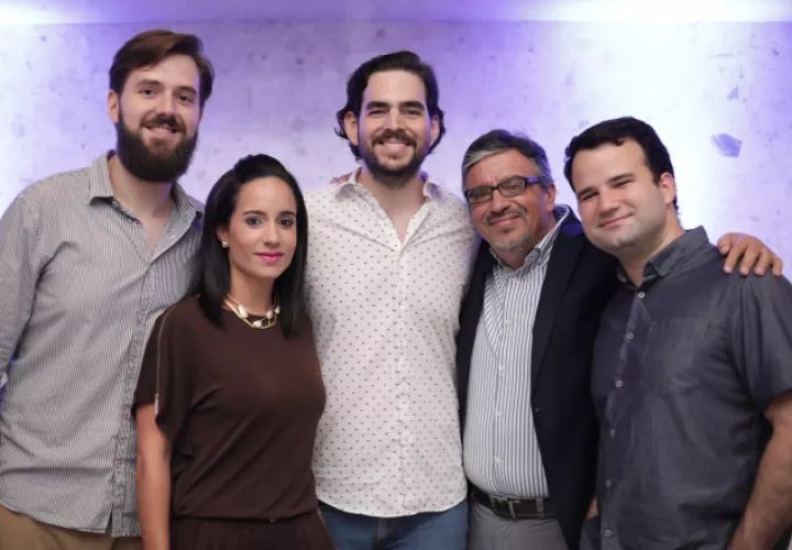 1.  Felipe Echandi, Raquel García, Jorge García, Santiago Rega y José Ramón Varela.