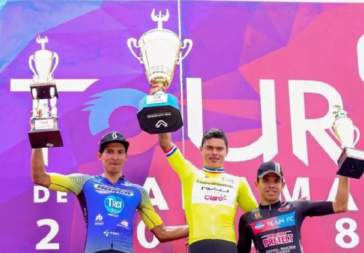Carlos Samudio (centro) es el bicampeón del Tour de Panamá. @Cortesía