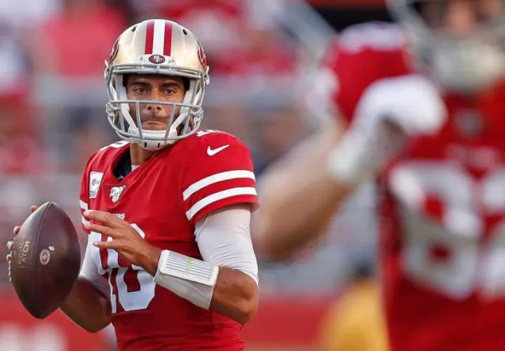 Jimmy Garoppolo, "quarterback" de los 49ers, durante el partido contra los Cleveland Browns. EFE