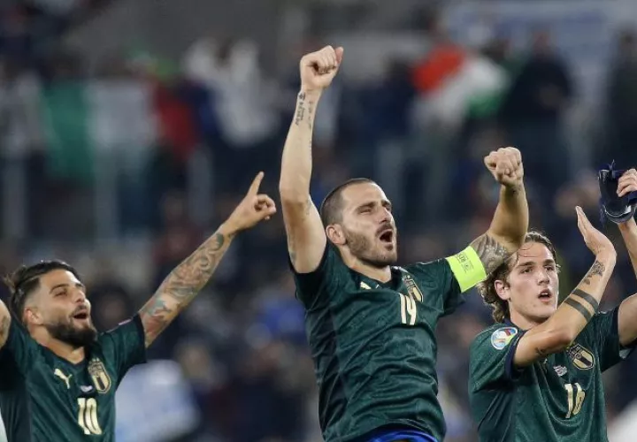 Jugadoresde Italia festejan. Foto:AP