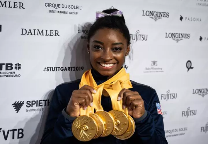 Simone Biles  con sus medallas Foto EFE