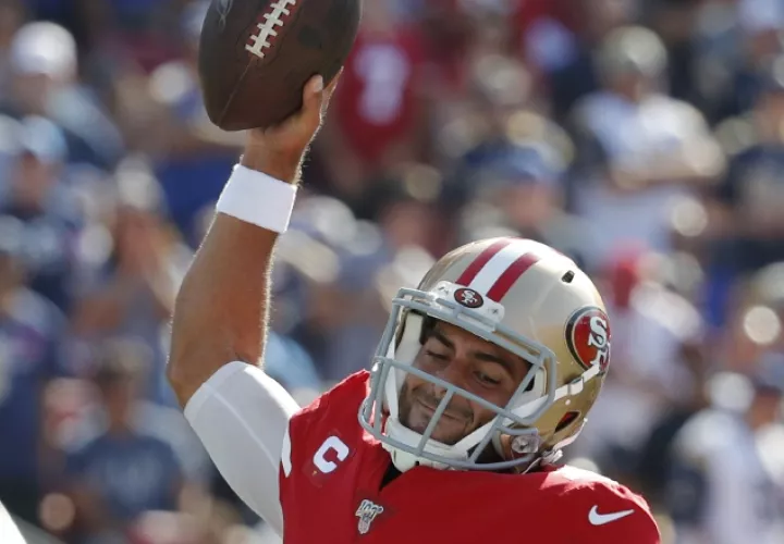 Jimmy Garoppolo de los 49ers de San Francisco. AP