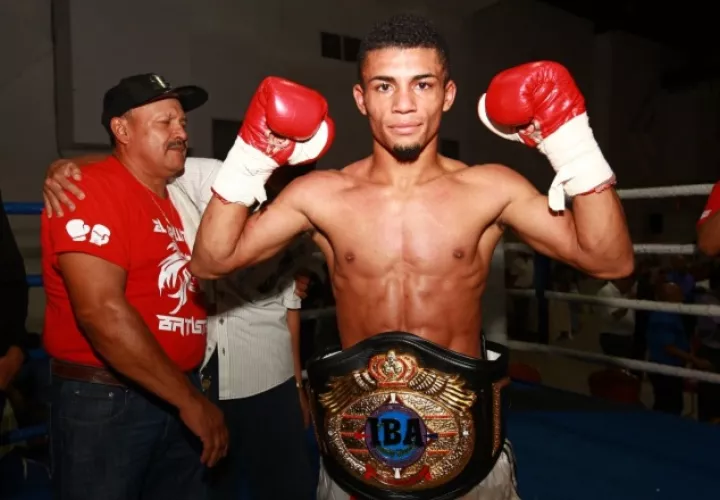 Ronald Batista se impuso al nica Taylor en Boquete. Archivo