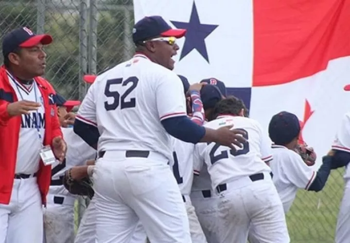 Jugadores de Panamá festejan el triunfo. Foto:Fedebeis