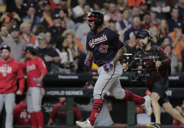 3.  Howie Kendrick pegó el cuadrangular que cambió el destino de Washington. 