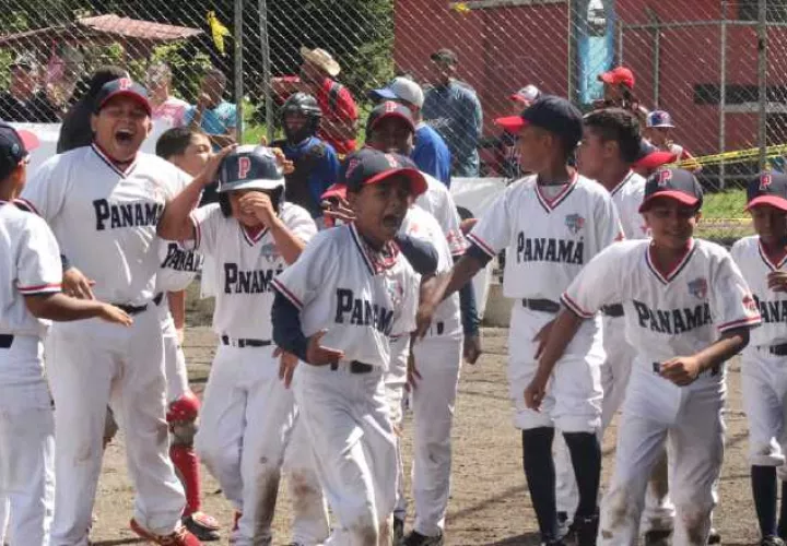 Panamá venció ayer 12-2 a Honduras en su último partido de la ronda regular del Campeonato Panamericano de Béisbol U10. Fedebeis