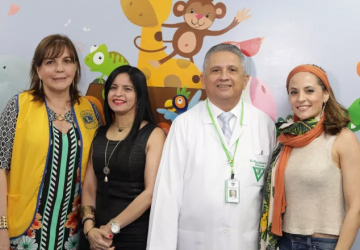 1. Marisela Aramburú, Marvis Corro, Paúl Gallardo y Ash Oliverlla.