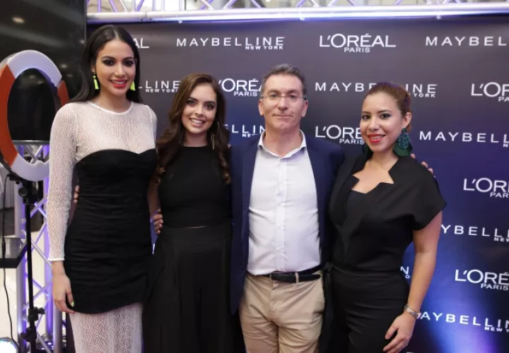 1.  Carolina Brid, Analiz Moreno, Gilles Delaunay y Liri Cheng.