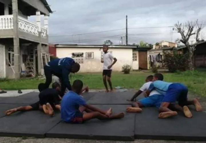 Los atletas de la lucha olímpica no tienen un lugar donde entrenar Foto Diomedes Sánchez
