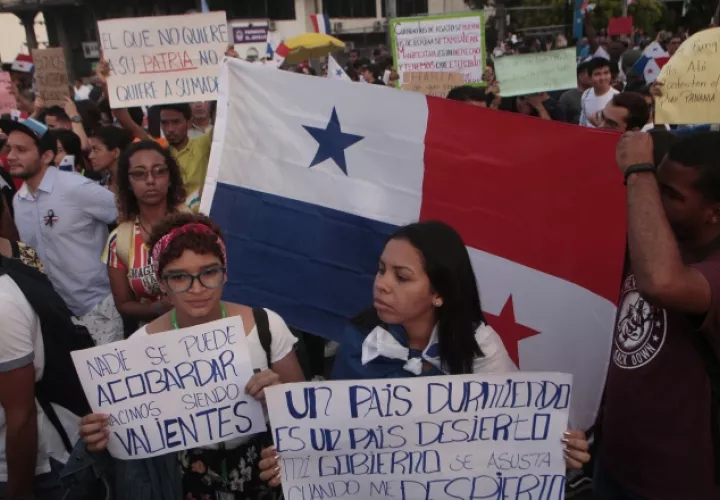 Jóvenes de distintas organizaciones han protestado por más de dos semanas en contra del proyecto de las reformas constitucionales. Víctor Arosemena