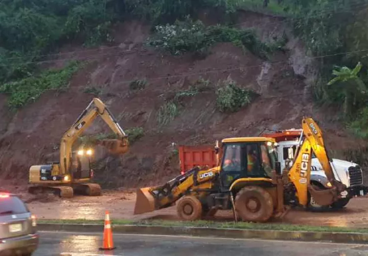 Las lluvias están cayendo en áreas vulnerables, como la carretera al Centenario.  Cortesía