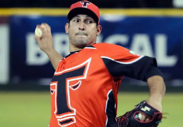 Paolo Espino obtiene su primer rescate.